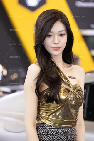 查看完整内容：性感长腿包臀裙模特 - 共13张图片