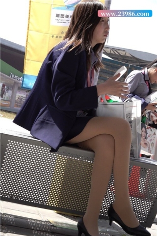 4K - 制服Ol肉丝袜美腿女子 [1.45 GB/MP4]（视频版）