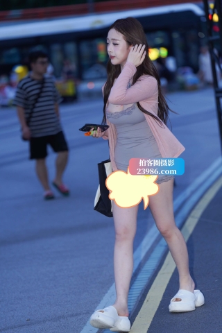 这裙子应该算超短了啦~