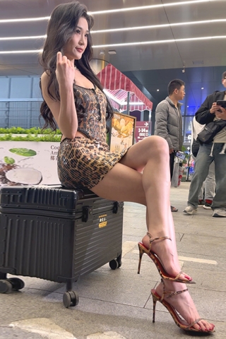 哆啦的美腿- 橙子摄影原创视频