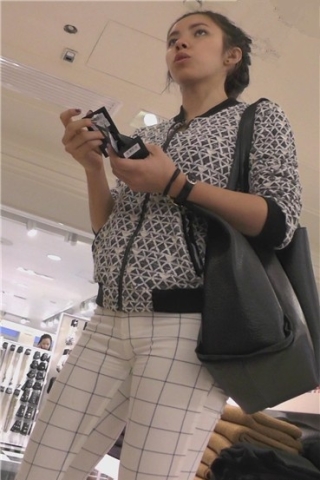 查看完整内容：街拍高跟紧身丰臀外国妞，屁股蛋蛋圆有圆。[519 MB]（视频版） - 共10张图片