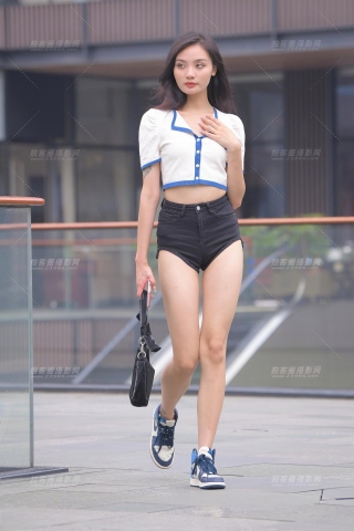 黑色热裤美女（城市版）MO_1075T