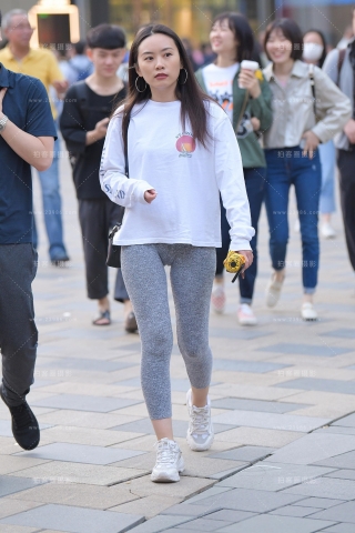 【红石赛帖】性感紧身裤美女