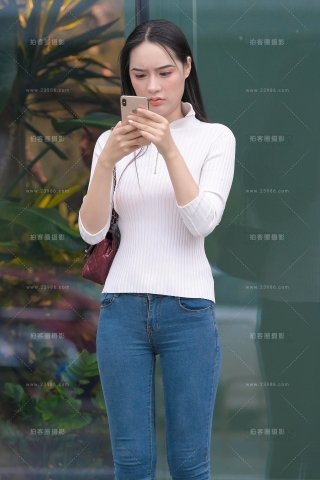 【视觉冲击赛贴】秋意紧牛小姐姐