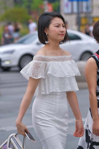 查看完整内容：白裙子，高跟，短发**~ - 共20张图片