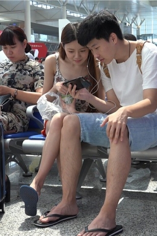 查看完整内容：4K - 人字拖玉足小女友 [5.48 GB/MP4] （视频版） - 共12张图片