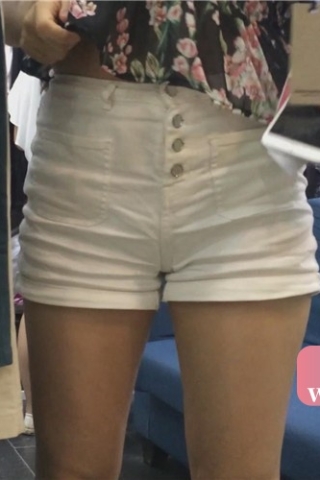 查看完整内容：白牛热裤美女  [1.95 GB]（视频版） - 共12张图片