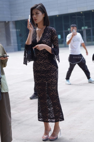 性感镂空长裙美女