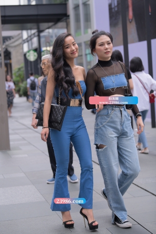 【街拍之魂赛帖】自带发电机的女人