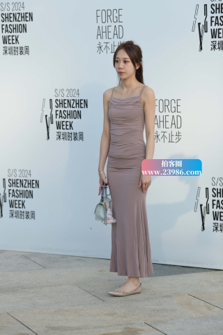 靓丽长裙小仙女~