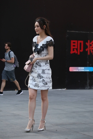 搭讪街拍端庄美女！