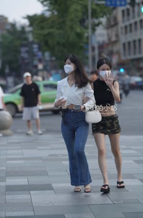 查看完整内容：紧牛与小蛮腰~ - 共24张图片