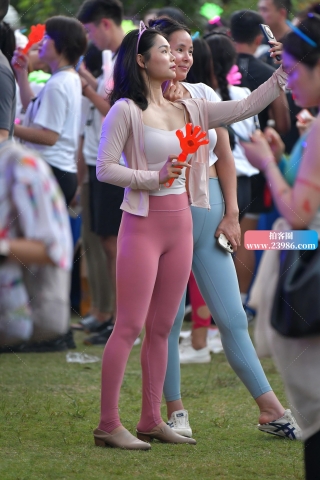 ★喜欢拍照瑜伽裤美女