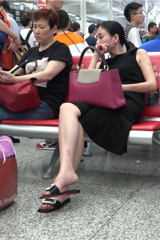 查看完整内容：4K - 娇媚的女人总是风情万种 [3.49 GB/MP4]（视频版） - 共8张图片