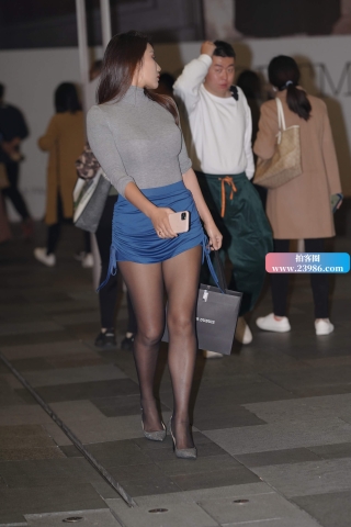 另一个版本的黑丝性感美女【原图➕视频】