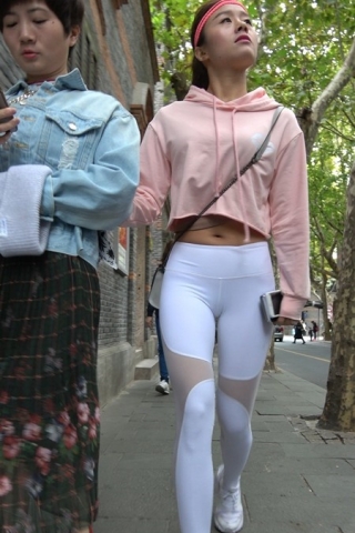 4k-超紧身瑜伽裤性感街拍美臀美女 [1.36 GB]74148（视频版）