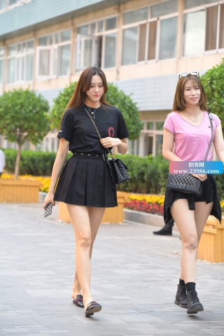 高挑的美女姐妹