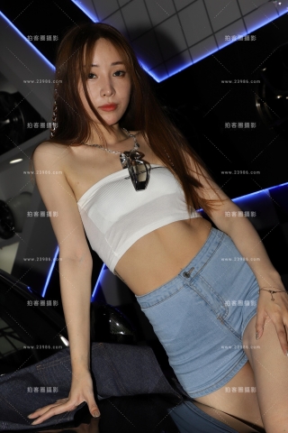 白色抹胸牛仔短裤