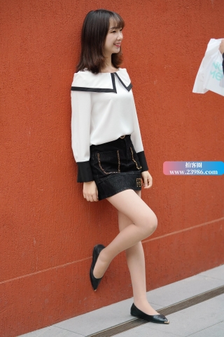 街拍气质短裙美丽小姐姐