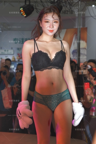 性感双雌~喜欢哪一个？