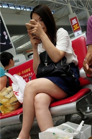 查看完整内容：4k超清，大长腿气质小姐姐，身材苗条颜值高（视频版） - 共8张图片