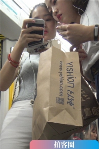 查看完整内容：4k-跟着长腿紧身白裤美眉去乘地铁（下）[4.17 GB]（视频版） - 共10张图片