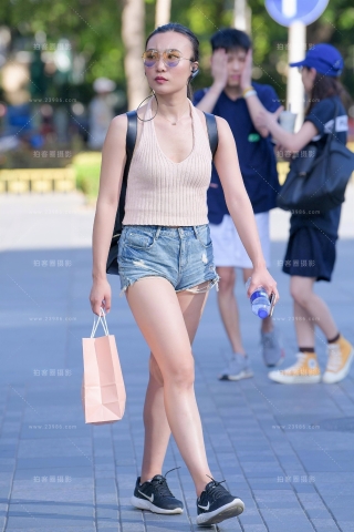 【红石赛帖】牛仔热裤美女