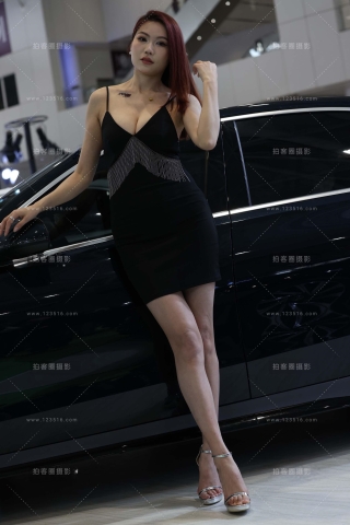 20250228大长腿美女依依