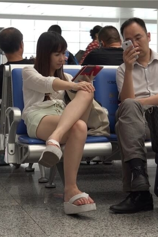 查看完整内容：4K - 青春妹子、松糕鞋 [1.53 GB/MP4] （视频版） - 共11张图片