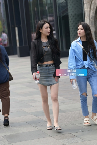 成熟姐姐的丝腿真心不错