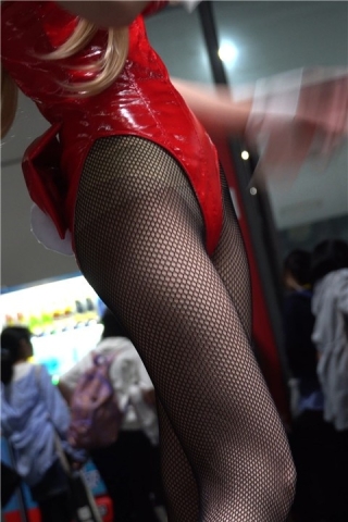 查看完整内容：4K 玩cosplay的大眼网袜高跟美眉（视频版） - 共6张图片