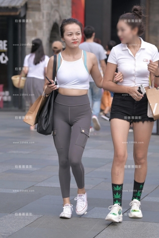 【视觉冲击赛贴】素颜de紧身裤小姐姐