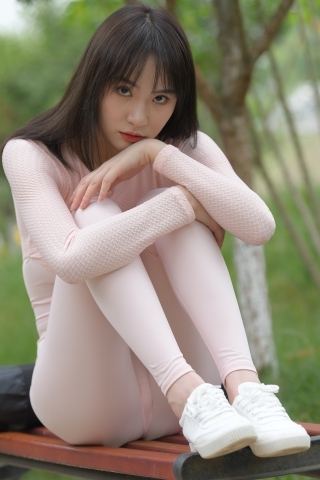 安静的美女【原图+视频】