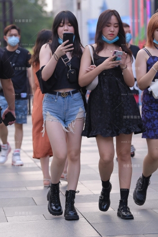 微胖热裤女生，性感小YY