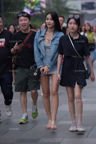 性感超短包臀裙街拍美女