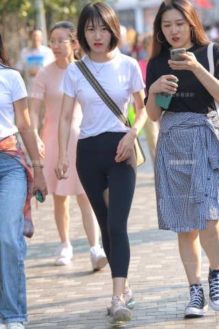 【街拍之魂赛帖】黑色紧身裤