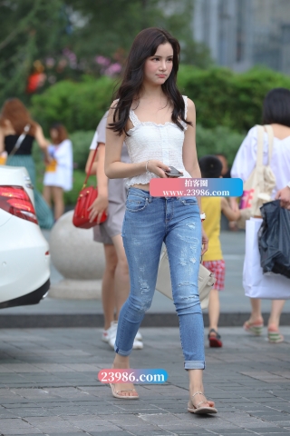 查看完整内容：【视觉冲击赛贴】小背心，紧牛小姐姐 - 共31张图片