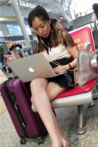 查看完整内容：4k超清，美若天仙的白皙嫩腿美女（视频版） - 共8张图片