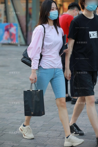 【玻璃街拍】牛仔裤女友