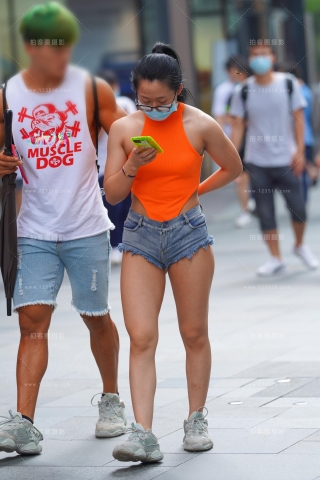 查看完整内容：健身之美 街头上的超短热裤 - 共23张图片