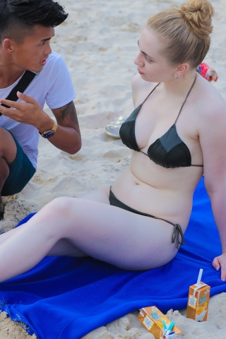 【视觉冲击赛贴】她，这肌肤，这身材，太迷人