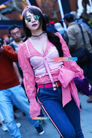 【咔喳赛贴】搭配的很时尚