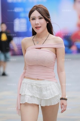 搭讪短裙美女【原图+视频】