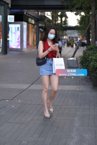 ★街拍牛仔短裙大长腿美女★