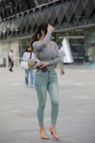 街拍韵味紧牛高跟美眉（完整版）