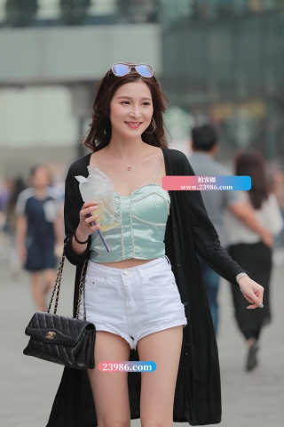 H28、丹唇朱舌，宛如梦幻