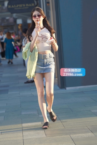 牛仔短裙美腿mm