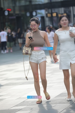 【凯恩赛帖】上衣这么穿还挺性感