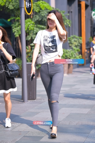 【街拍之魂赛帖】大长腿的大紧牛