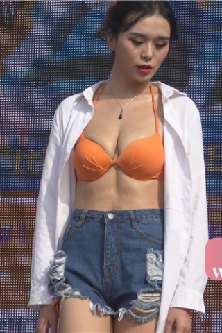 查看完整内容：4k-性感比基尼美女模特热舞表演。（视频版） - 共10张图片